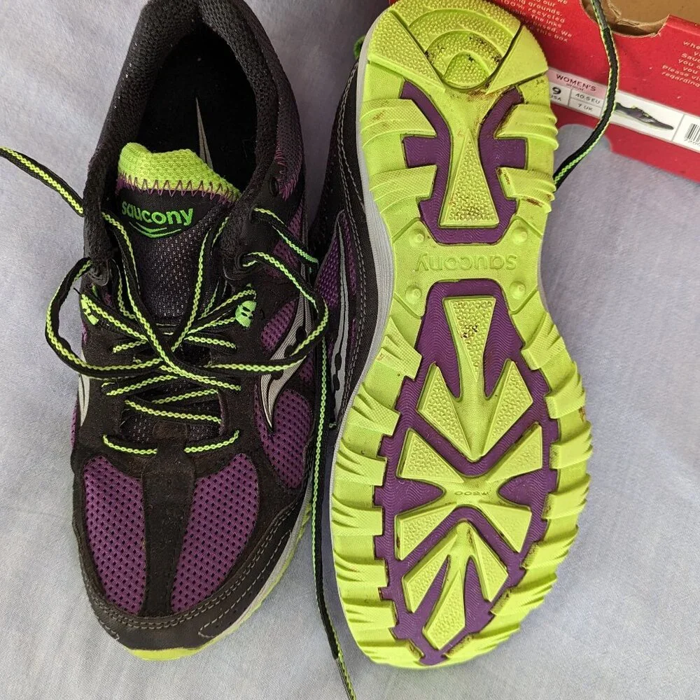 Saucony Trail/Workout sneaker- Size 9M - Picture 4 of 8